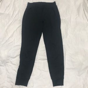 Fabletics Joggers w/pockets and zipper at legs